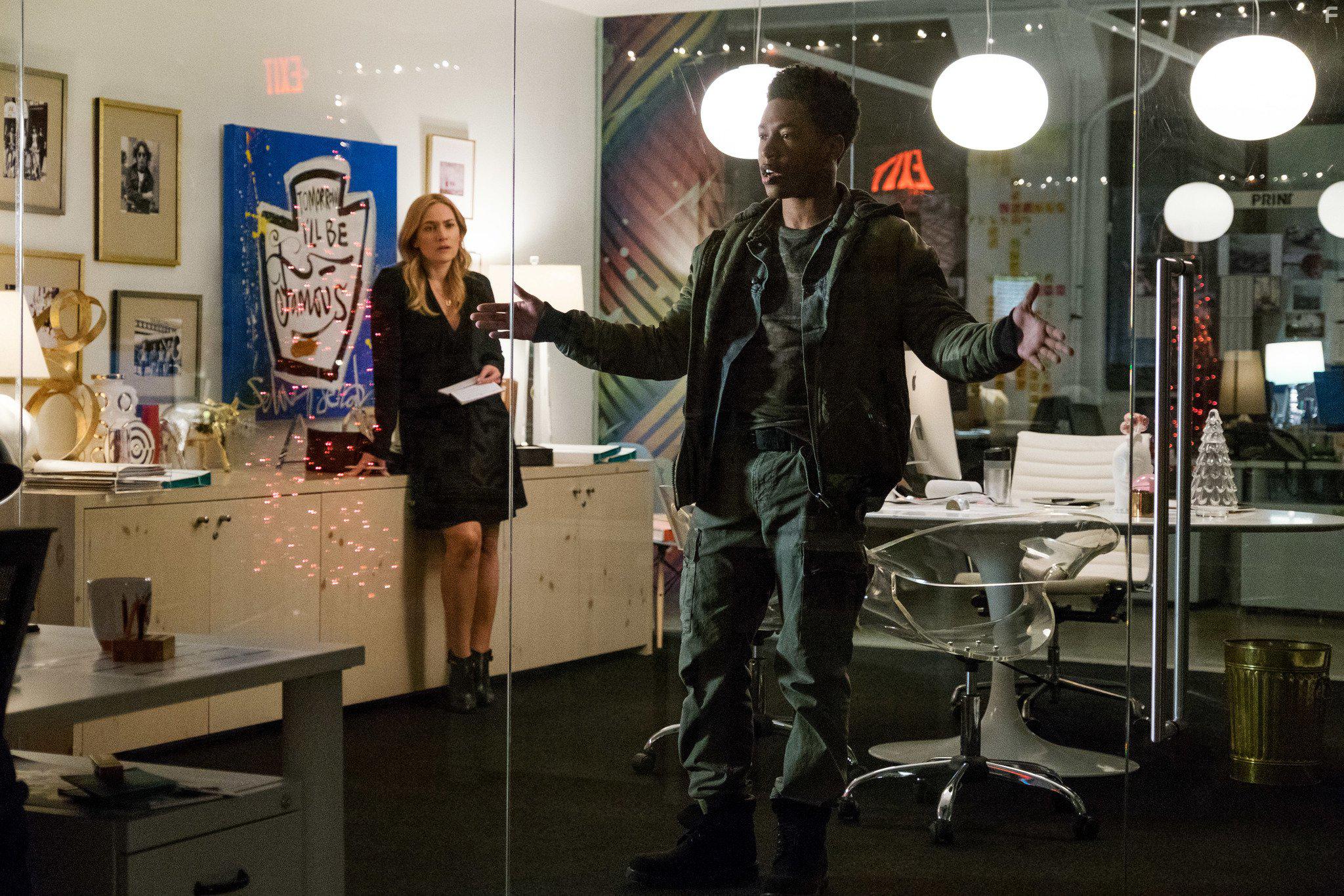 Kate Winslet and Jacob Latimore in Collateral Beauty (2016)