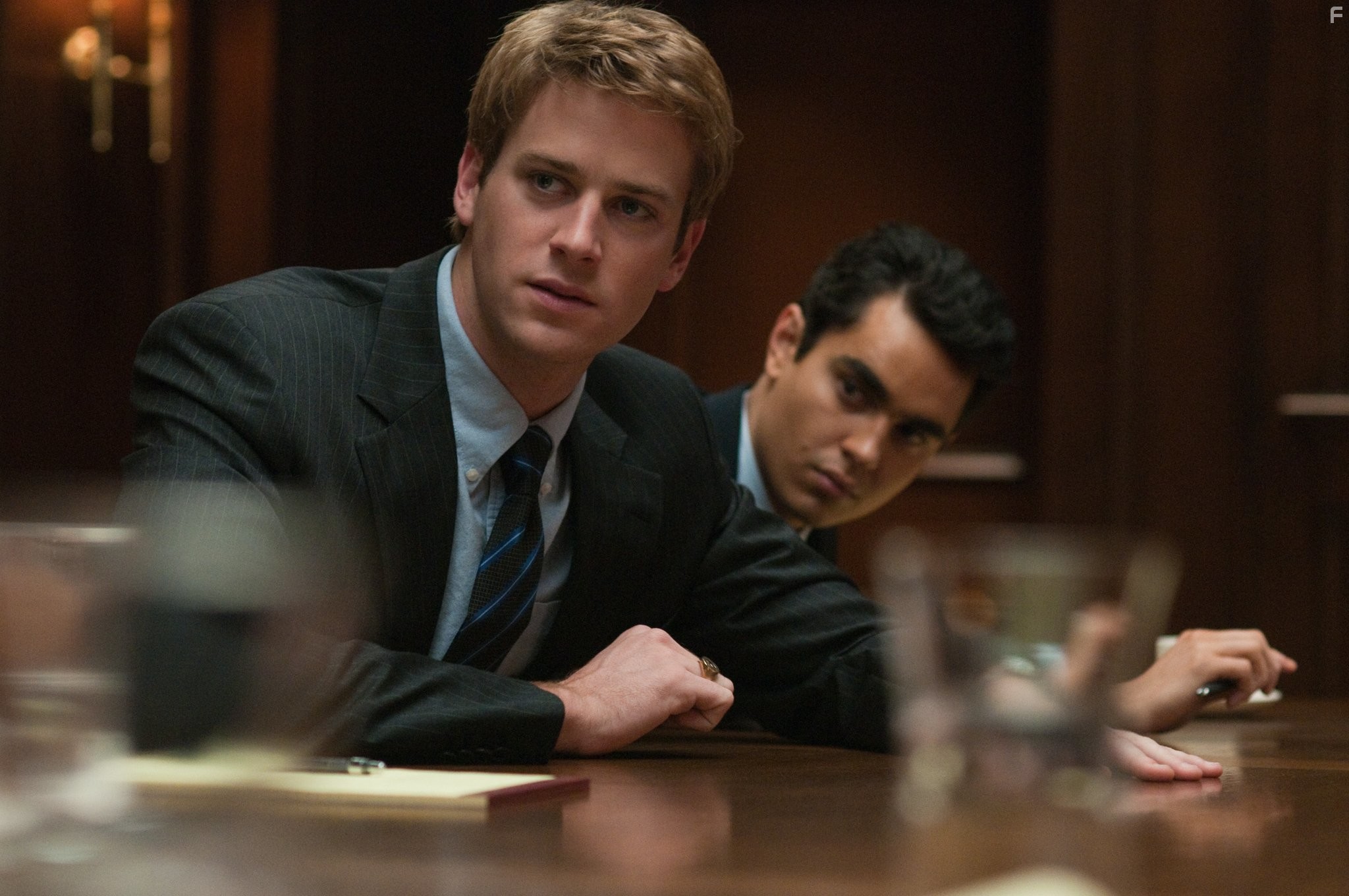 Max Minghella and Armie Hammer in Социальная сеть (2010)