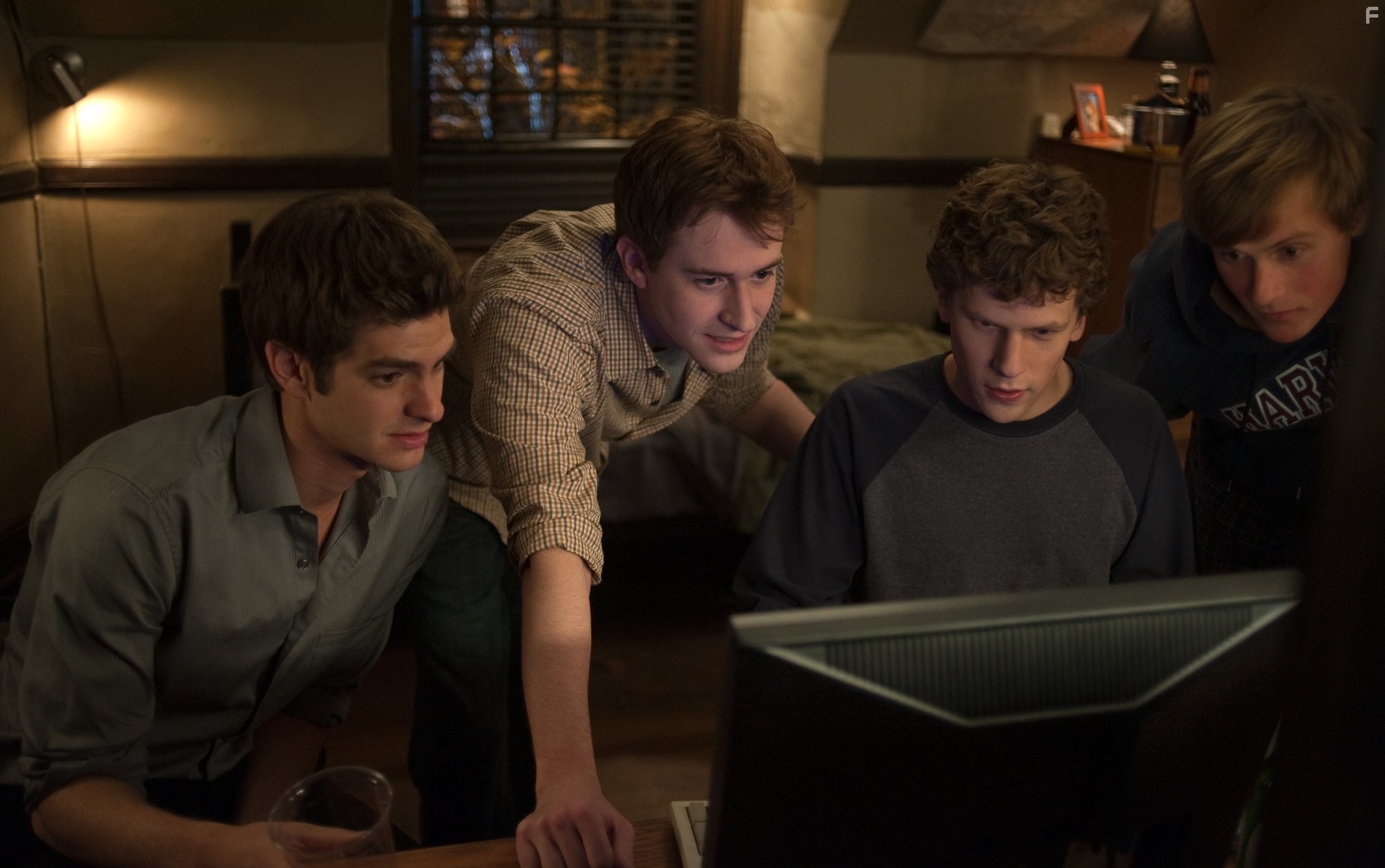 Joseph Mazzello, Jesse Eisenberg, Andrew Garfield, and Patrick Mapel in Социальная сеть (2010)
