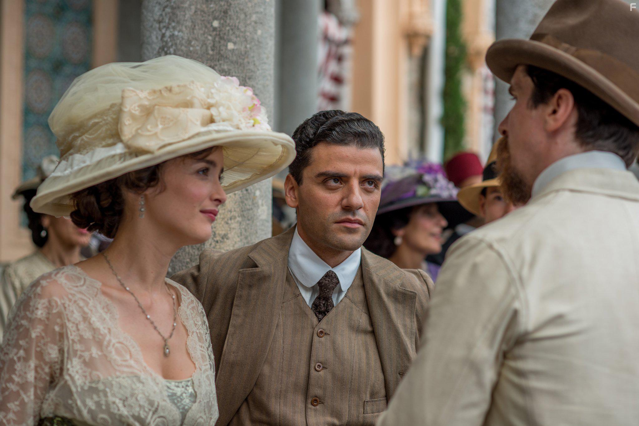 Christian Bale, Oscar Isaac, and Charlotte Le Bon in The Promise (2016)