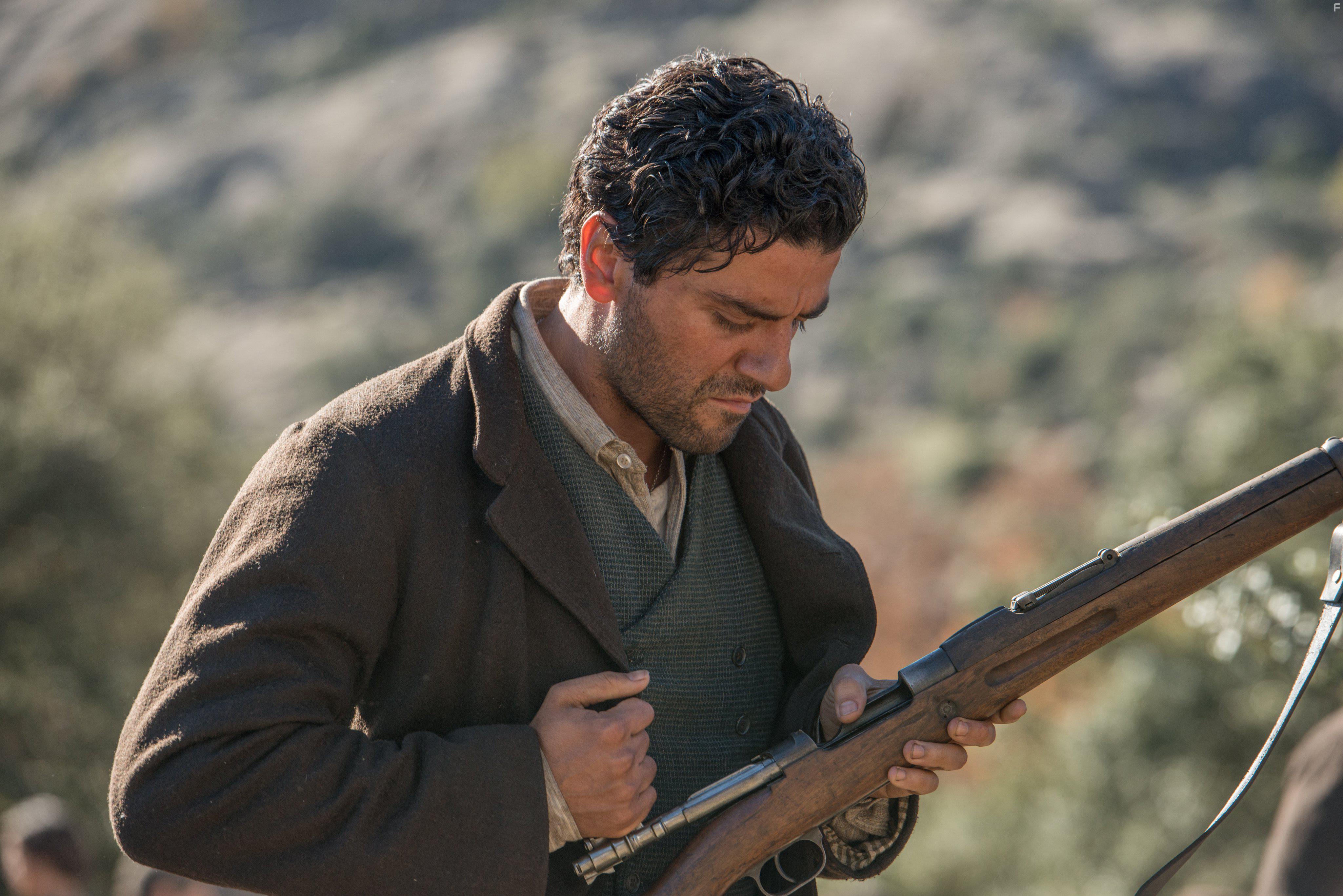 Oscar Isaac in The Promise (2016)