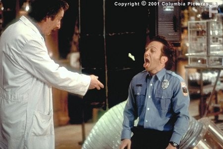 Rob Schneider and Michael Caton in Животное (2001)