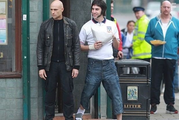 Sacha Baron Cohen and Mark Strong in Братья из Гримсби (2016)