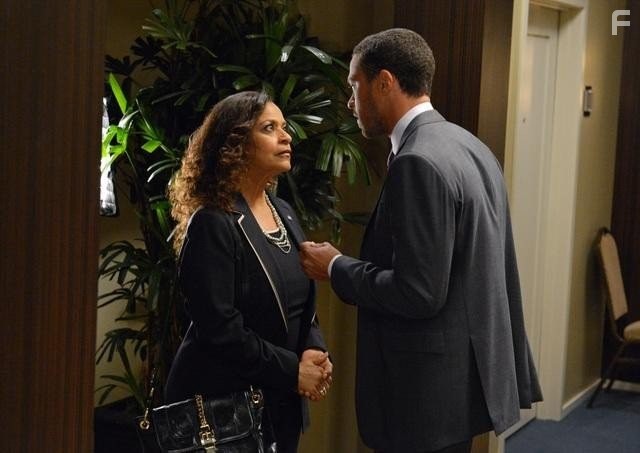 Debbie Allen and Jesse Williams in Анатомия страсти (2005)