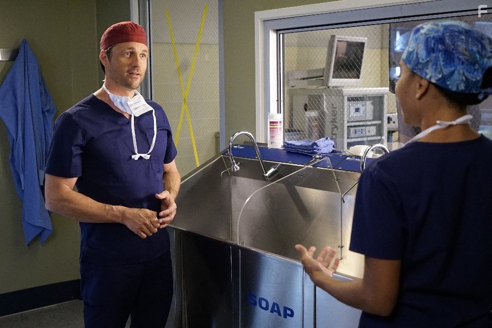 Martin Henderson and Kelly McCreary in Анатомия страсти (2005)