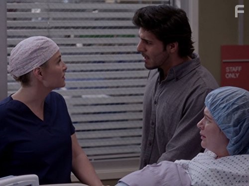 Jessica Capshaw, Casey Wilson, and Jay Ali in Анатомия страсти (2005)