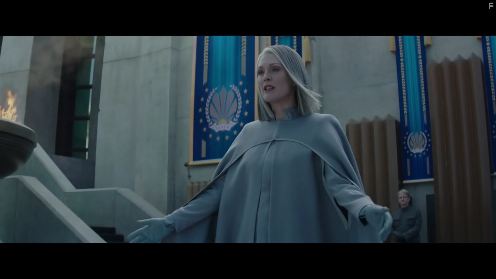 Julianne Moore in Голодные игры: Сойка-пересмешница. Часть II (2015)