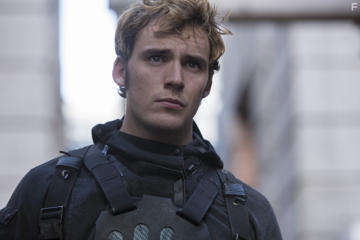 Sam Claflin in Голодные игры: Сойка-пересмешница. Часть II (2015)