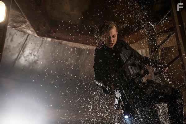 Natalie Dormer in Голодные игры: Сойка-пересмешница. Часть II (2015)