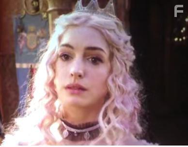 Anne Hathaway in Alice Through the Looking Glass (2016)