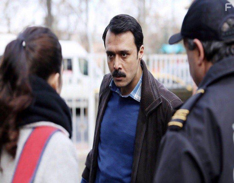 Cansu Firinci and Biran Damla Yilmaz in Kirgin iekler (2015)