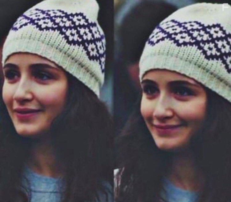 Gzde Akyildiz in Kirgin iekler (2015)