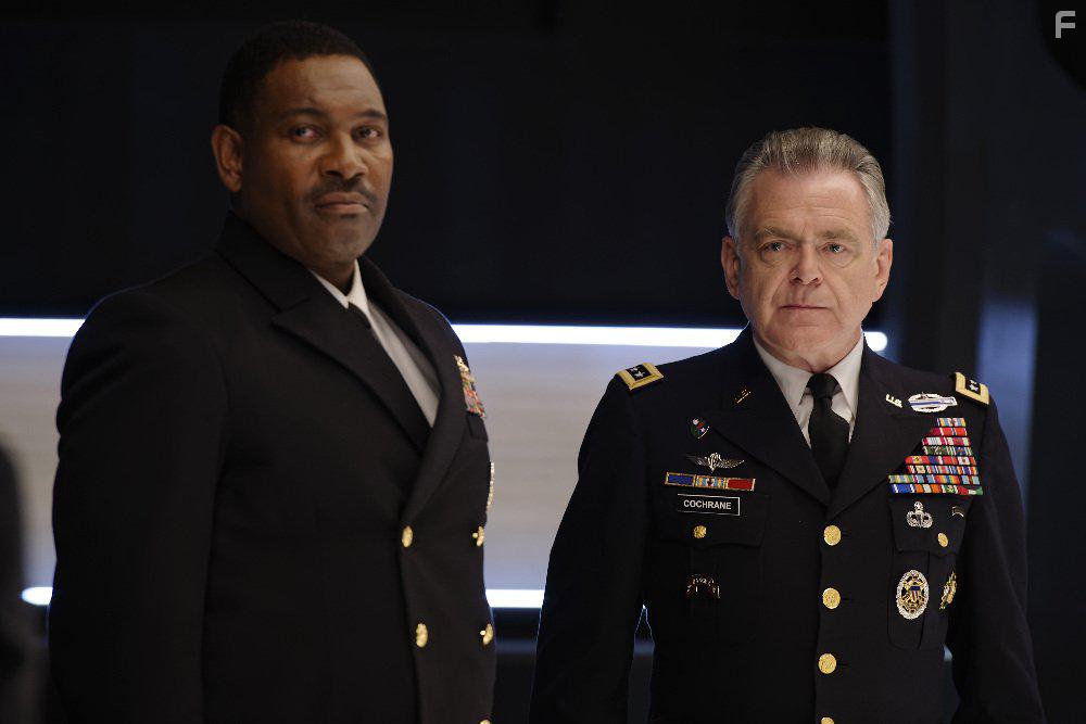 Kevin McNally and Mykelti Williamson in Designated Survivor (2016)