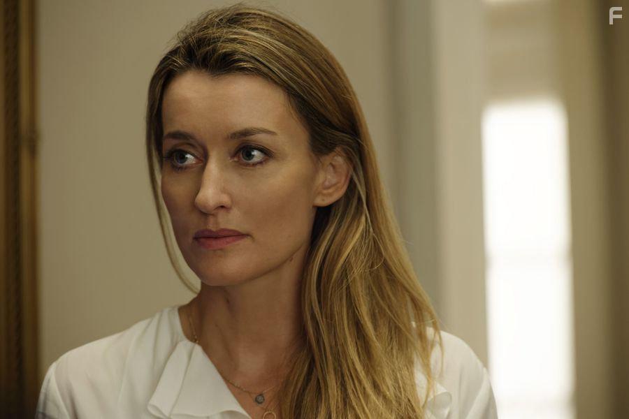 Natascha McElhone in Designated Survivor (2016)