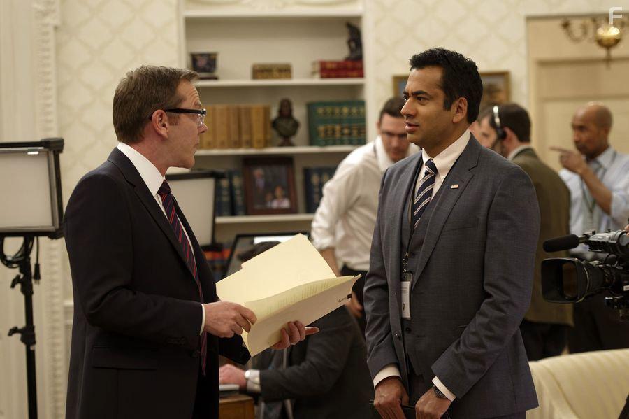 Kiefer Sutherland and Kal Penn in Designated Survivor (2016)