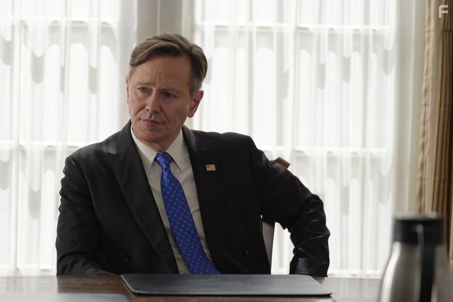 Peter Outerbridge in Designated Survivor (2016)