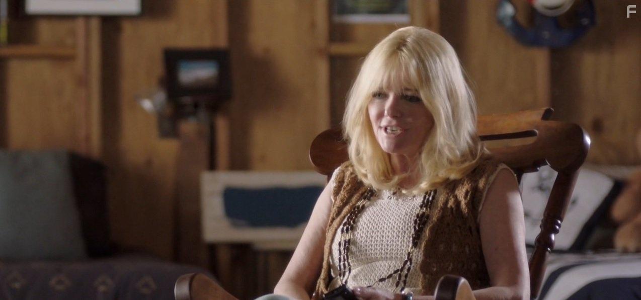 Cheryl Tiegs in Sharknado 4: The 4th Awakens (2016)