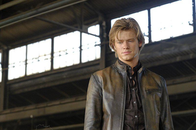 Lucas Till in MacGyver (2016)