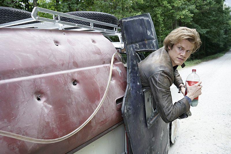 Lucas Till in MacGyver (2016)