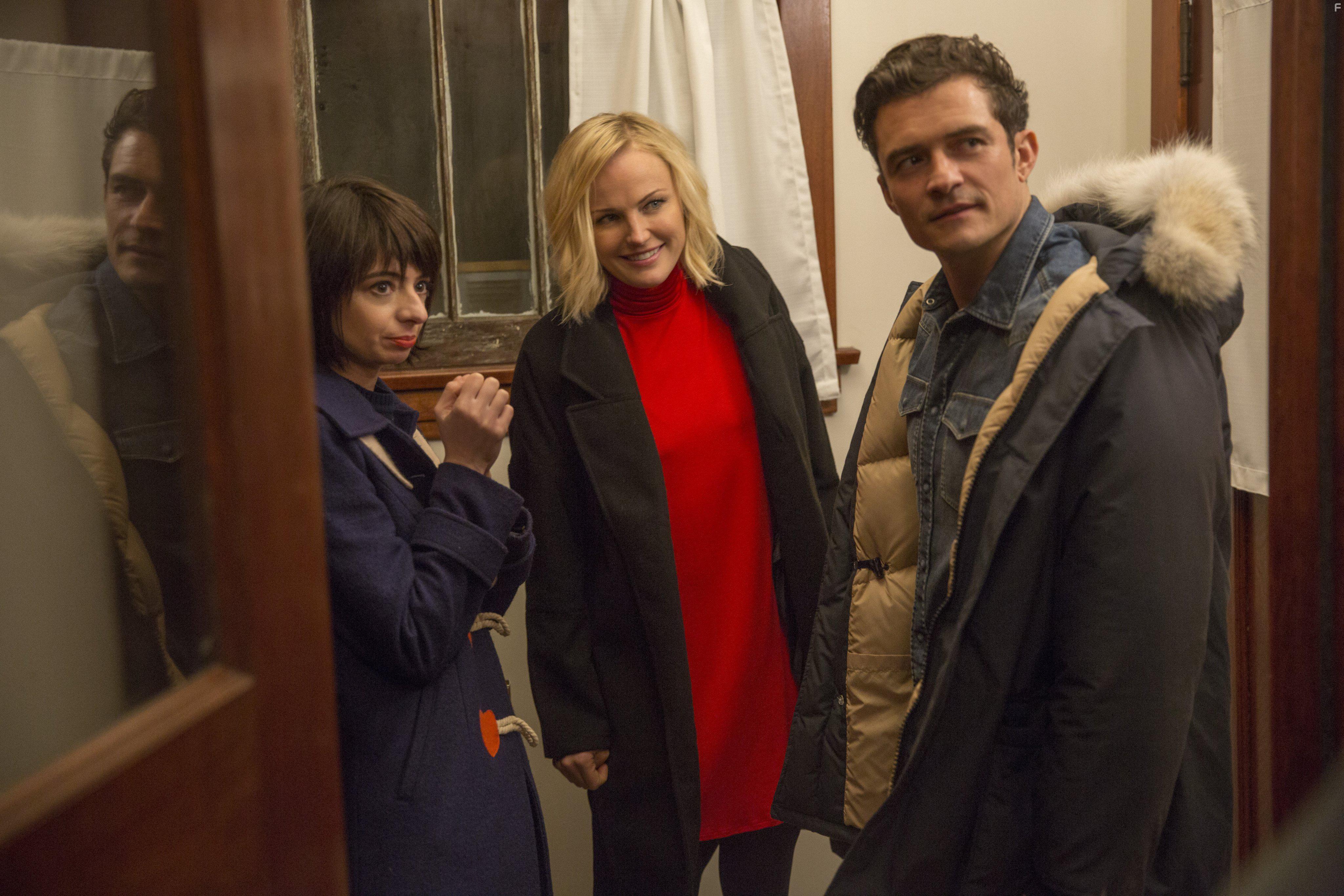 Malin Akerman, Orlando Bloom, and Kate Micucci in Easy (2016)
