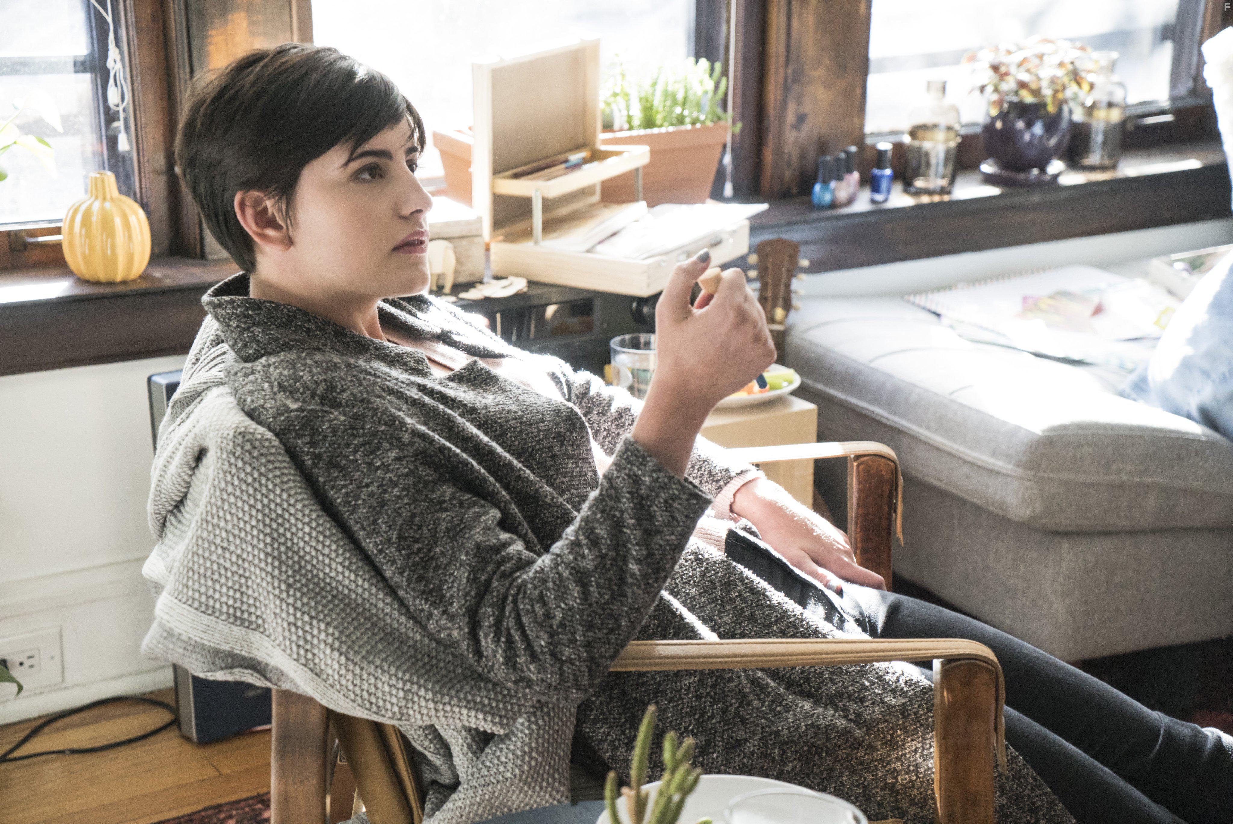 Jacqueline Toboni in Easy (2016)