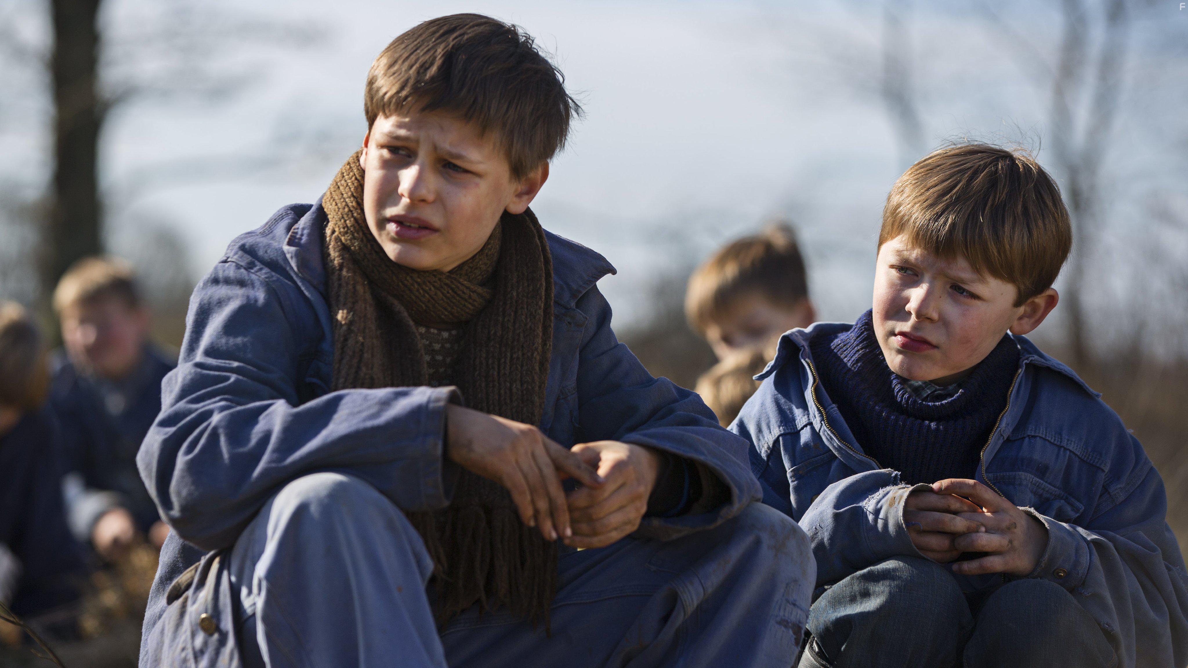 Albert Rudbeck Lindhardt and Harald Kaiser Hermann in Der kommer en dag (2016)