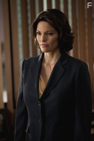 Alana De La Garza in Закон и порядок: Лос-Анджелес (2010)