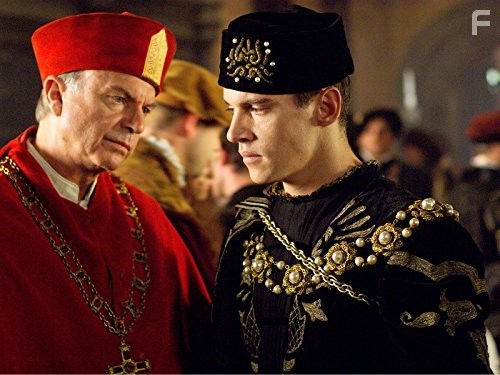 Sam Neill and Jonathan Rhys Meyers in Тюдоры (2007)