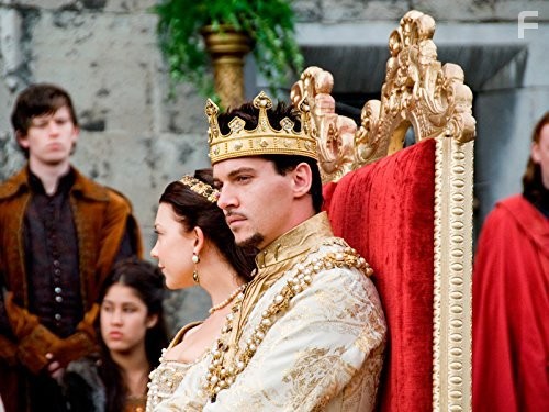 Jonathan Rhys Meyers and Natalie Dormer in Тюдоры (2007)