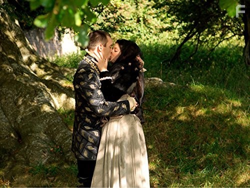 Jonathan Rhys Meyers and Natalie Dormer in Тюдоры (2007)