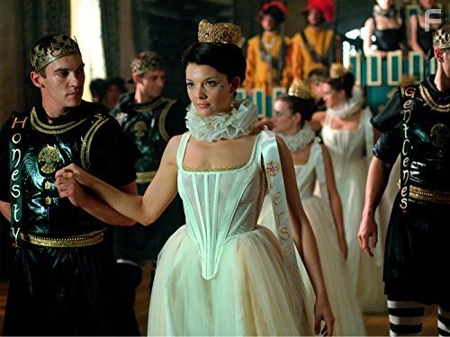 Jonathan Rhys Meyers and Natalie Dormer in Тюдоры (2007)