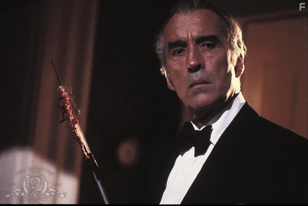Christopher Lee in Дом длинных теней (1983)