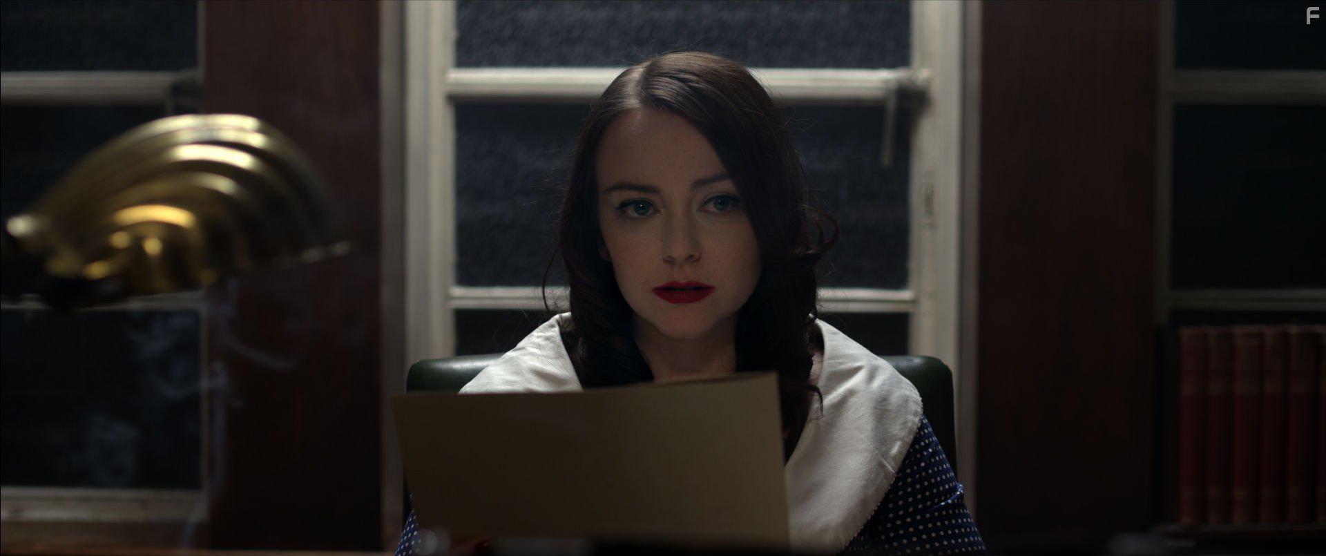 Lisa Greenwood in Capsule (2015)