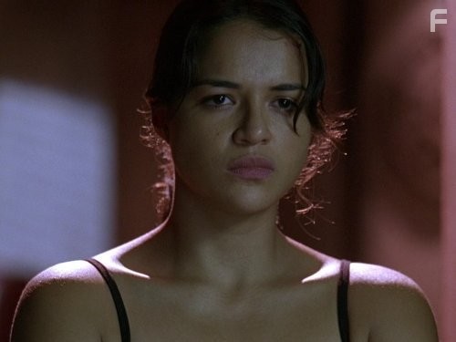 Michelle Rodriguez in Остаться в живых (2004)
