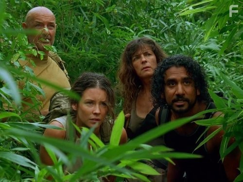 Mira Furlan, Naveen Andrews, Terry O'Quinn, and Evangeline Lilly in Остаться в живых (2004)