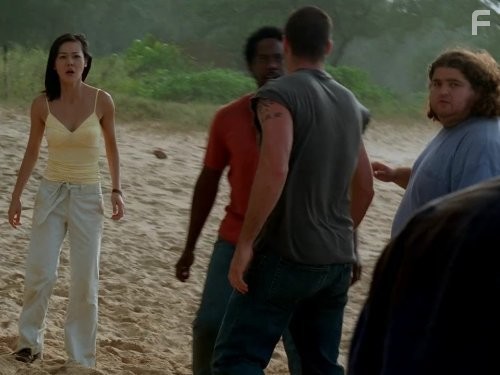 Matthew Fox, Jorge Garcia, Yunjin Kim, and Harold Perrineau in Остаться в живых (2004)