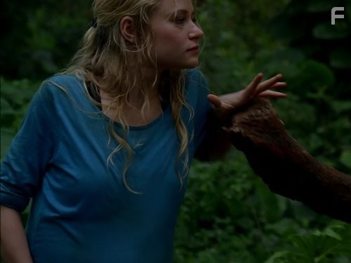 Emilie de Ravin in Остаться в живых (2004)