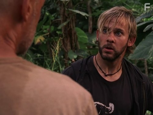Dominic Monaghan and Terry O'Quinn in Остаться в живых (2004)