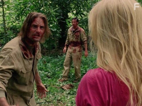 Matthew Fox and Josh Holloway in Остаться в живых (2004)