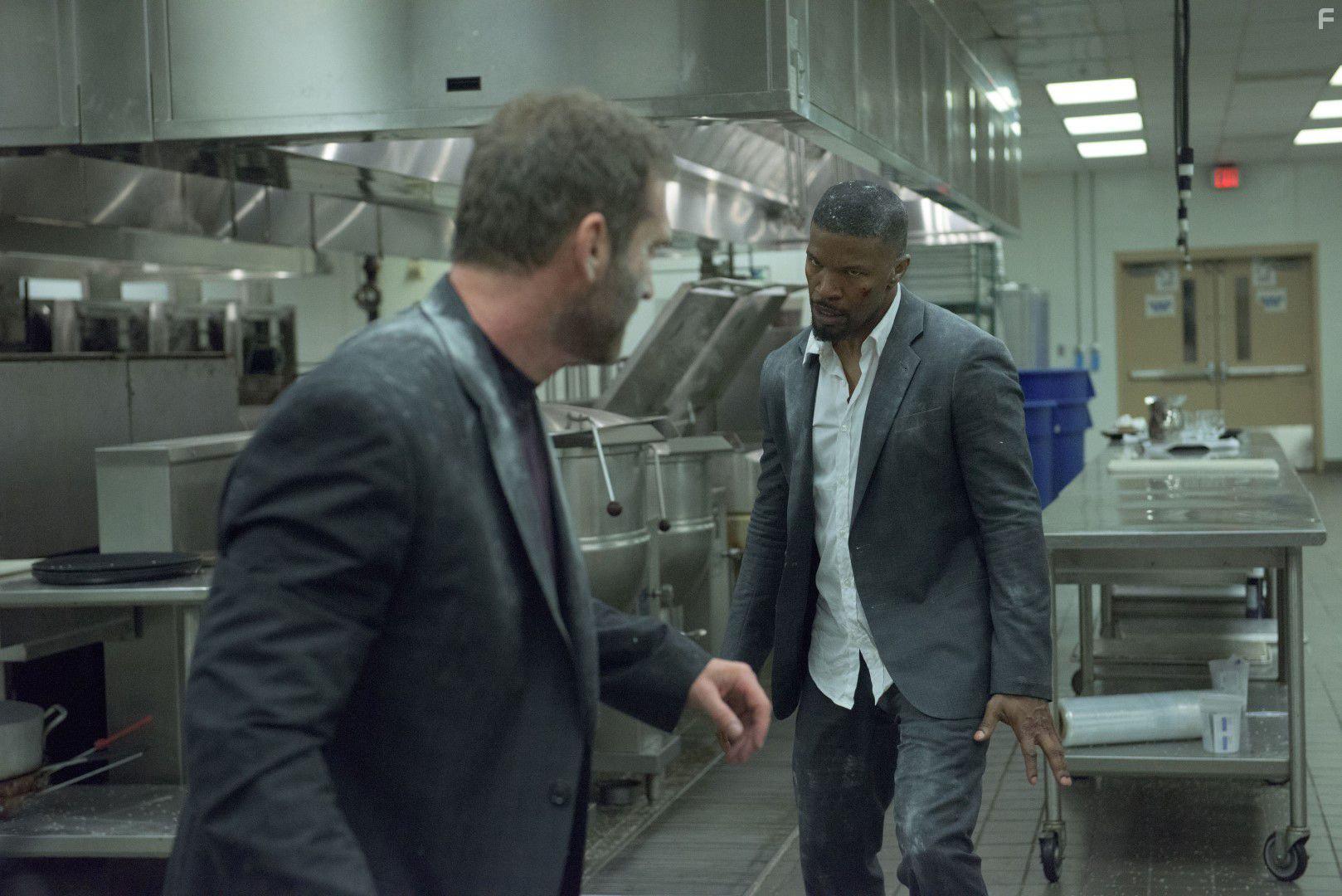 Jamie Foxx and Tim Connolly in Sleepless (2017)