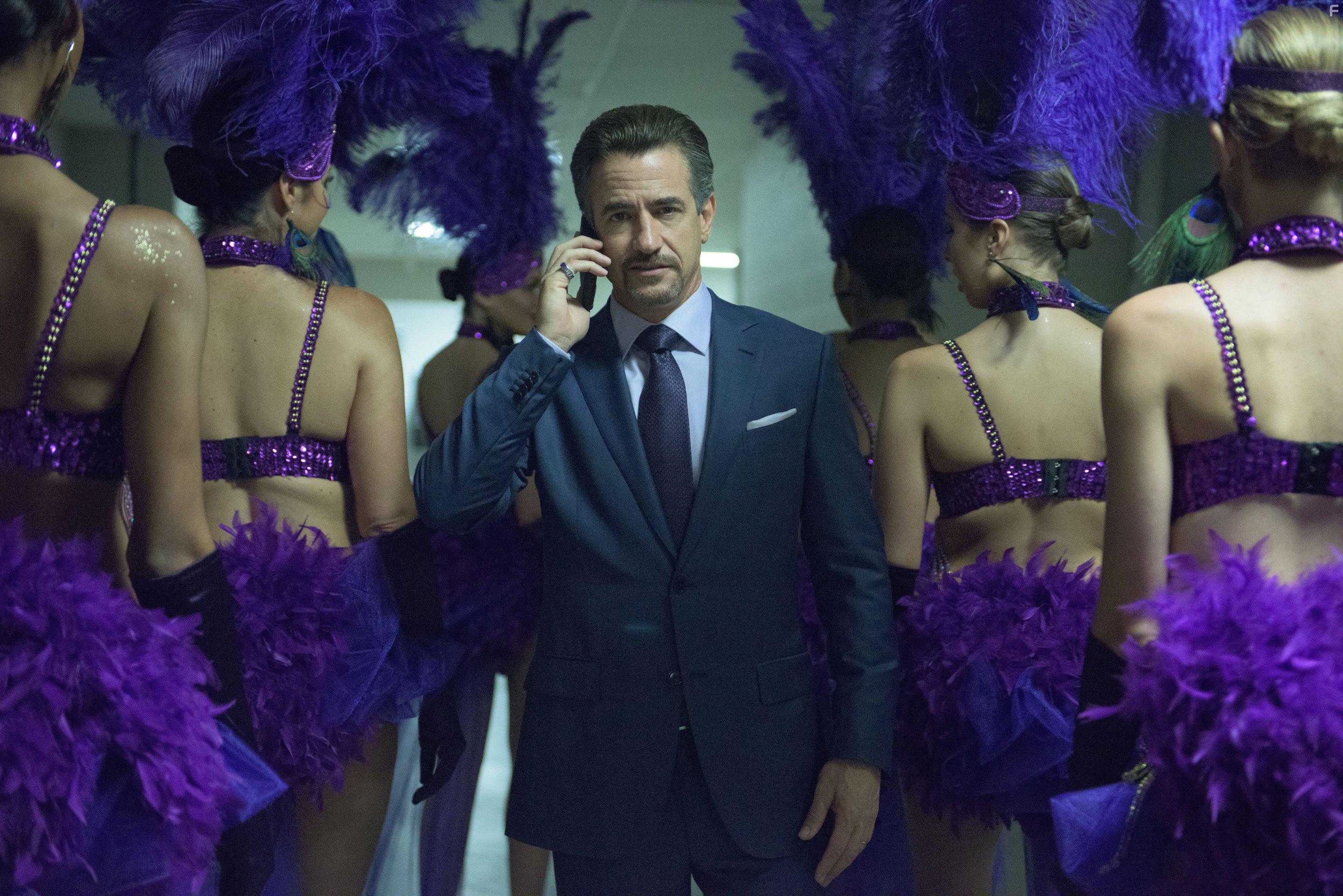 Dermot Mulroney in Sleepless (2017)