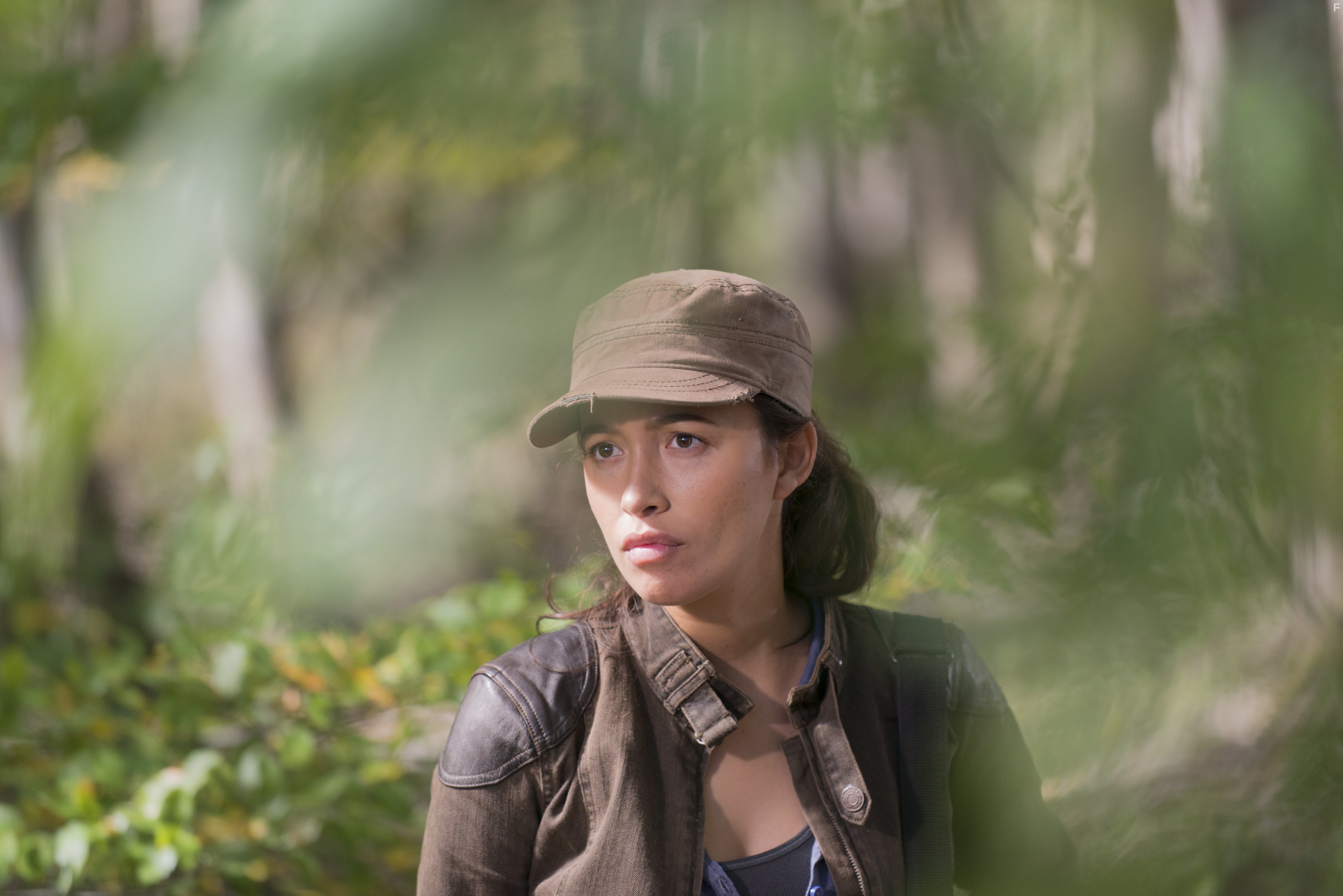 Christian Serratos in Ходячие мертвецы (2010)