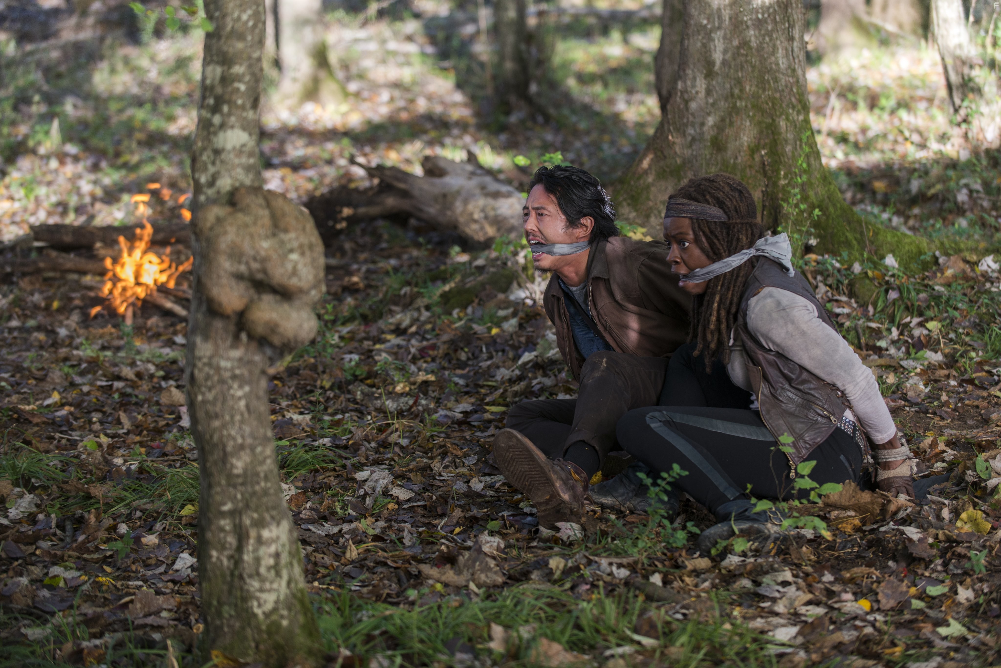 Danai Gurira and Steven Yeun in Ходячие мертвецы (2010)