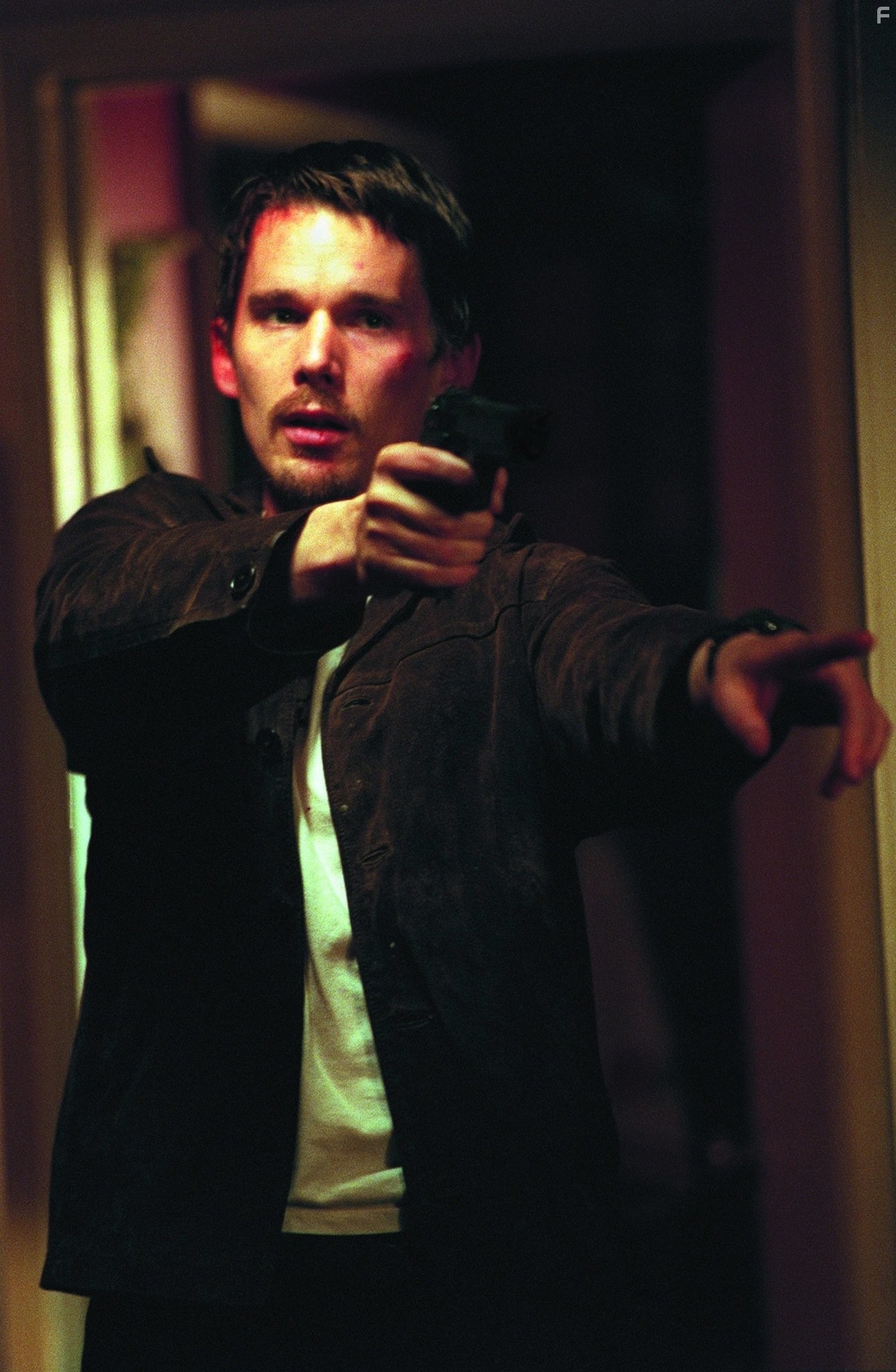 Ethan Hawke in Тренировочный день (2001)