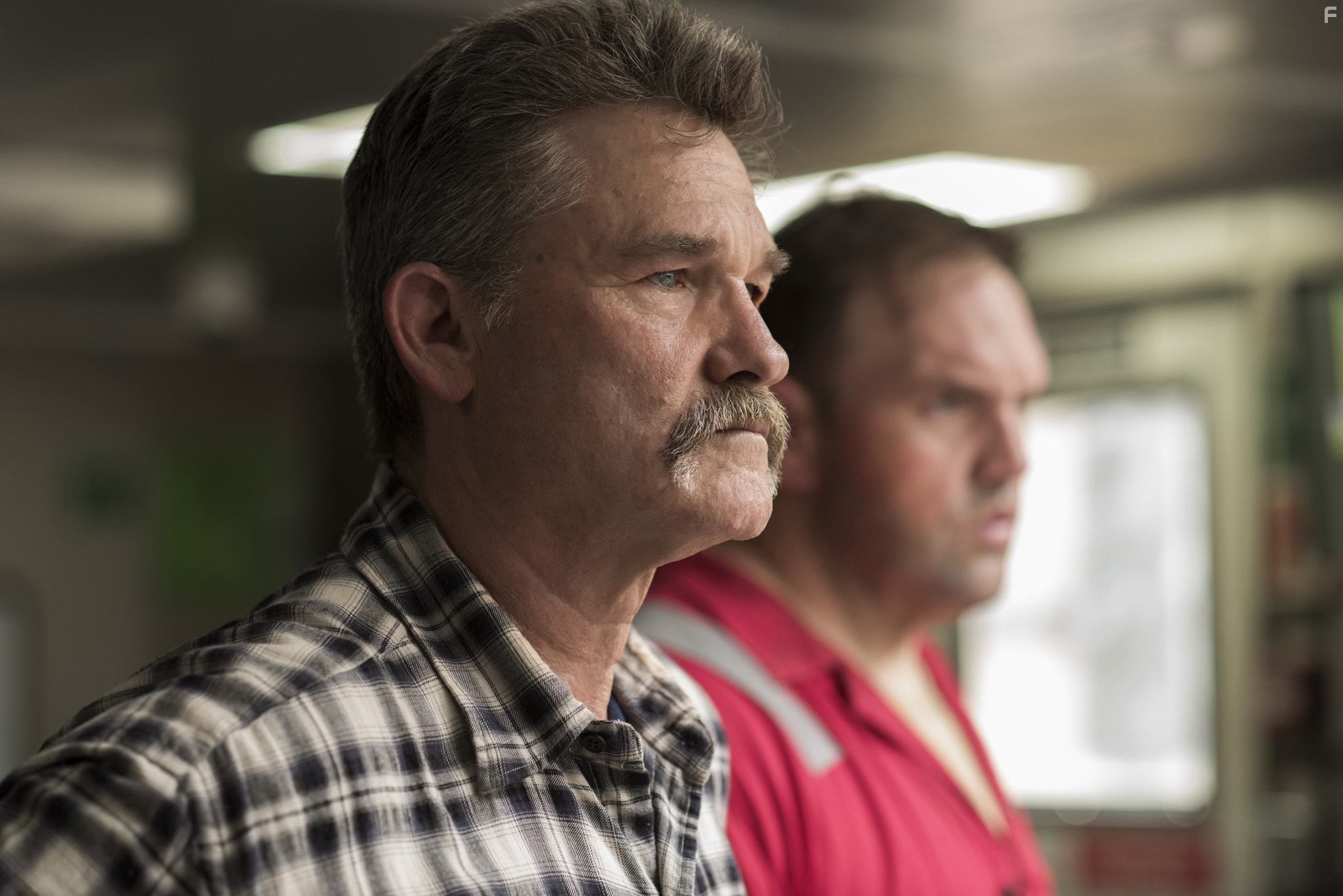 Kurt Russell and Ethan Suplee in Глубоководный горизонт (2016)