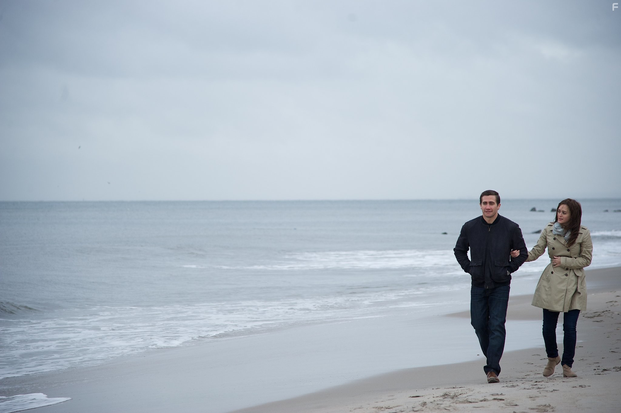 Jake Gyllenhaal and Heather Lind in Разрушение (2015)