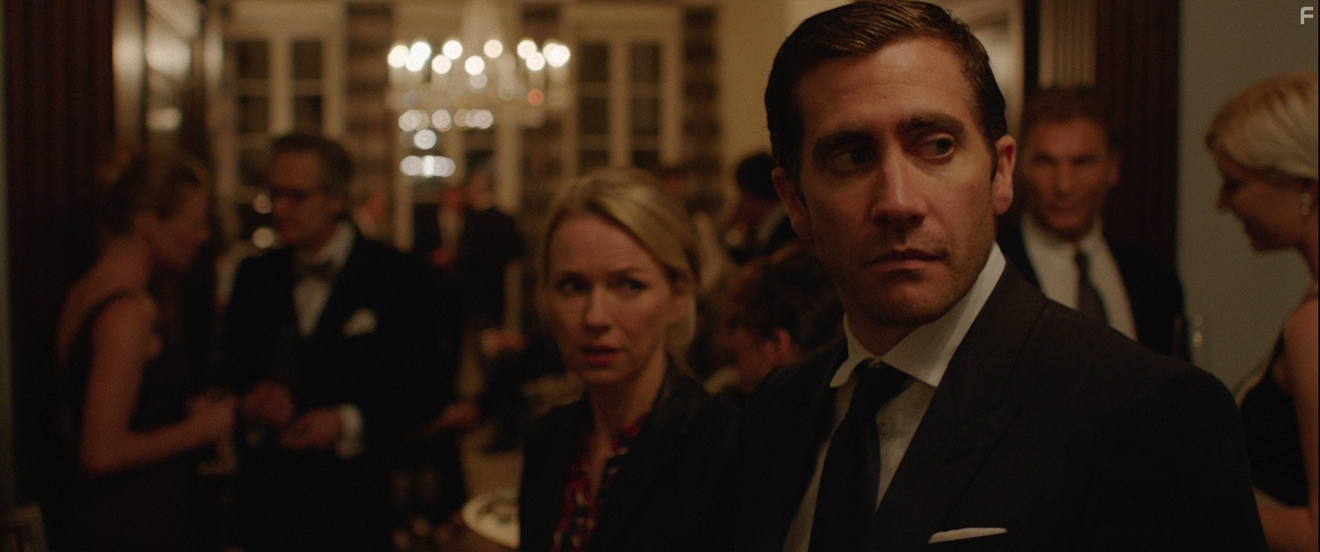Jake Gyllenhaal and Naomi Watts in Разрушение (2015)
