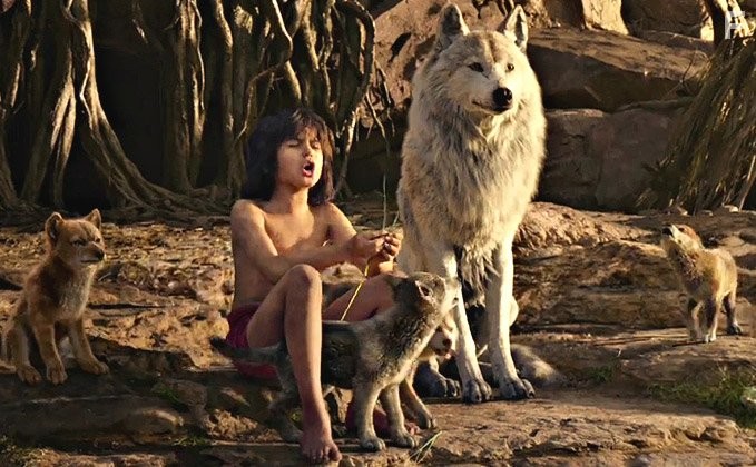 Lupita Nyong'o and Neel Sethi in Книга джунглей (2016)