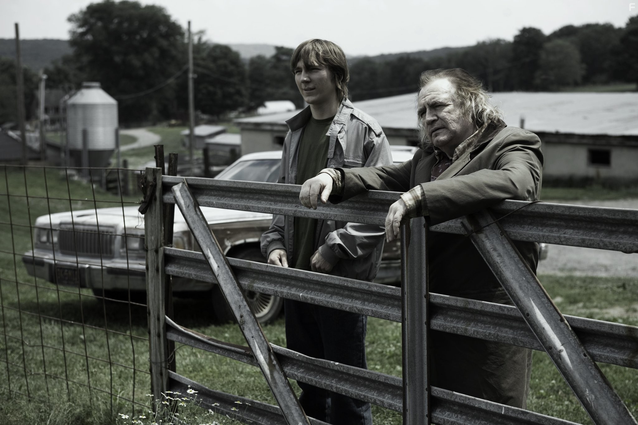 Brian Cox and Paul Dano in Доброе сердце (2009)