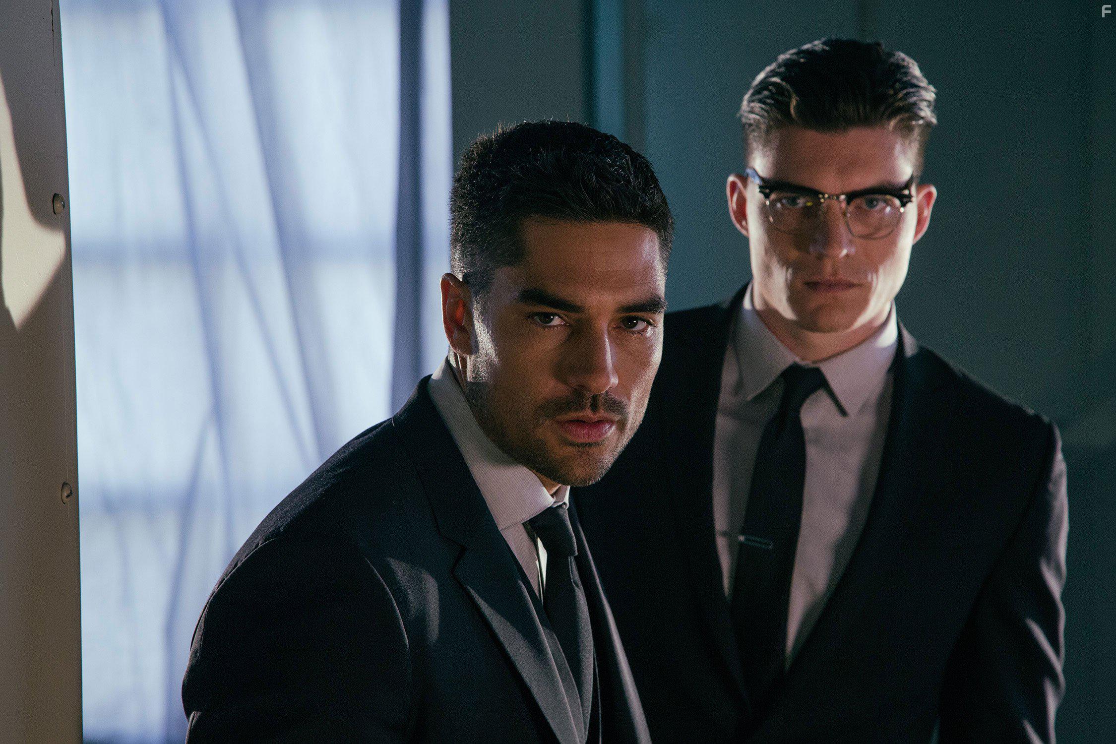 Zane Holtz and D.J. Cotrona in From Dusk Till Dawn: The Series (2014)